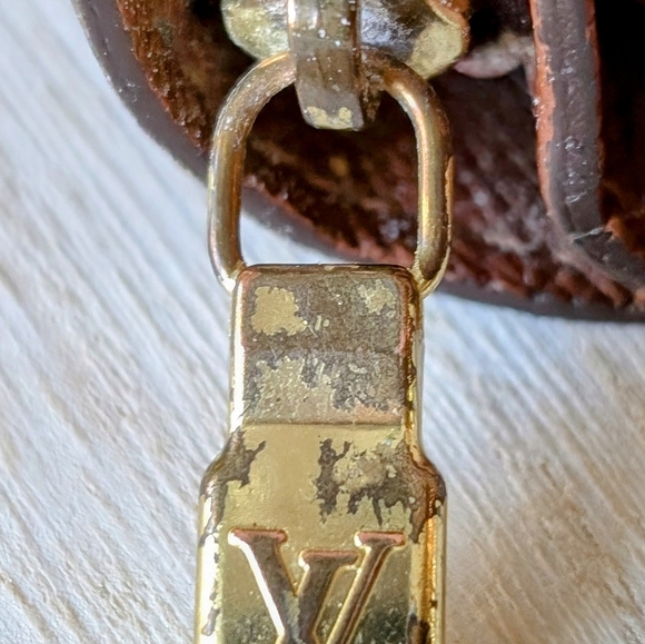 Louis Vuitton Vtg Monogram Compact Zip Around Bi aFold Wallet - Picture 8 of 16